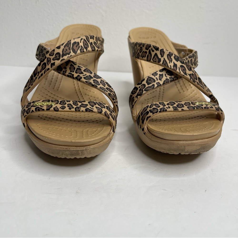 Crocs Cyprus IV Leopard Animal Print Heel Sandals Size 7 Tan Brown Rare Comfort - Picture 4 of 15